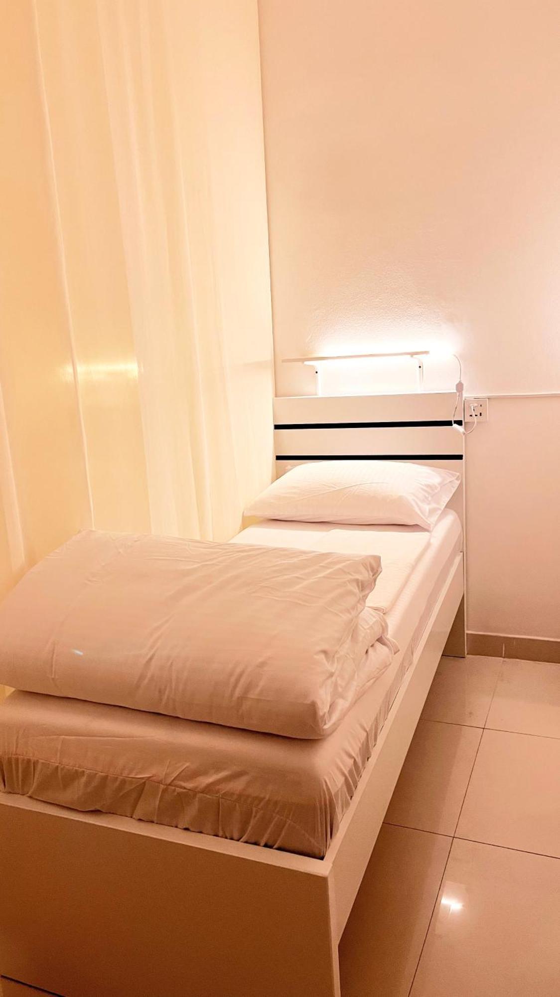 Westay Hostel دبي المظهر الخارجي الصورة